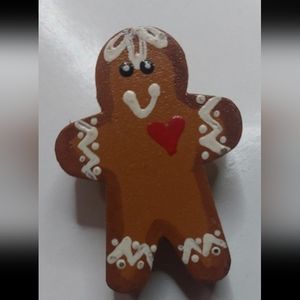 Christmas Holiday Vintage Gingerbread Man Wooden Brooch Pin